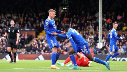  鲍文双响炮西汉姆联主场力克埃弗顿逃离降级区  